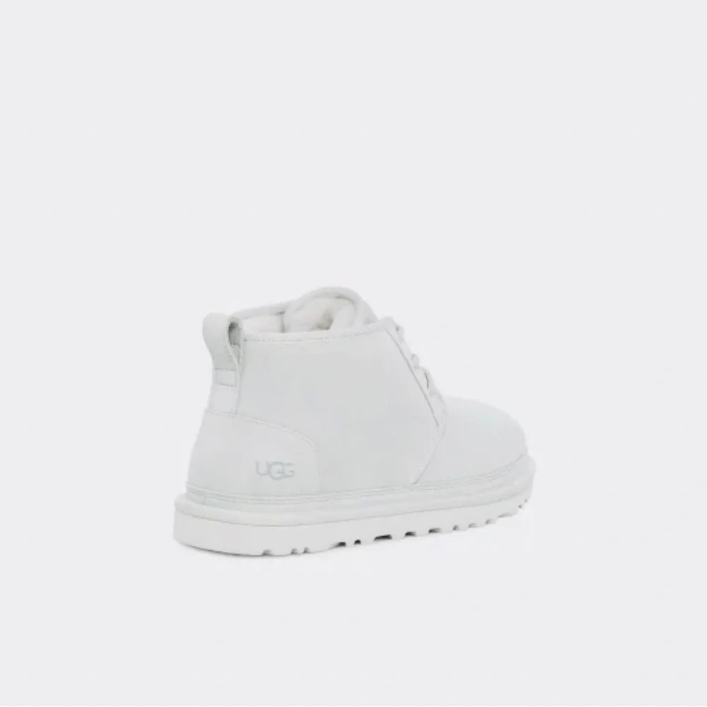 UGG Neumel Classic Off White Unisex Chukka Boots  Size W 11 M 9 NEW
